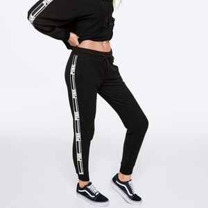 NEW VS Cozy Classic Jogger in Black